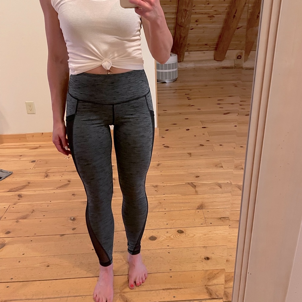 Mesh panel legging
